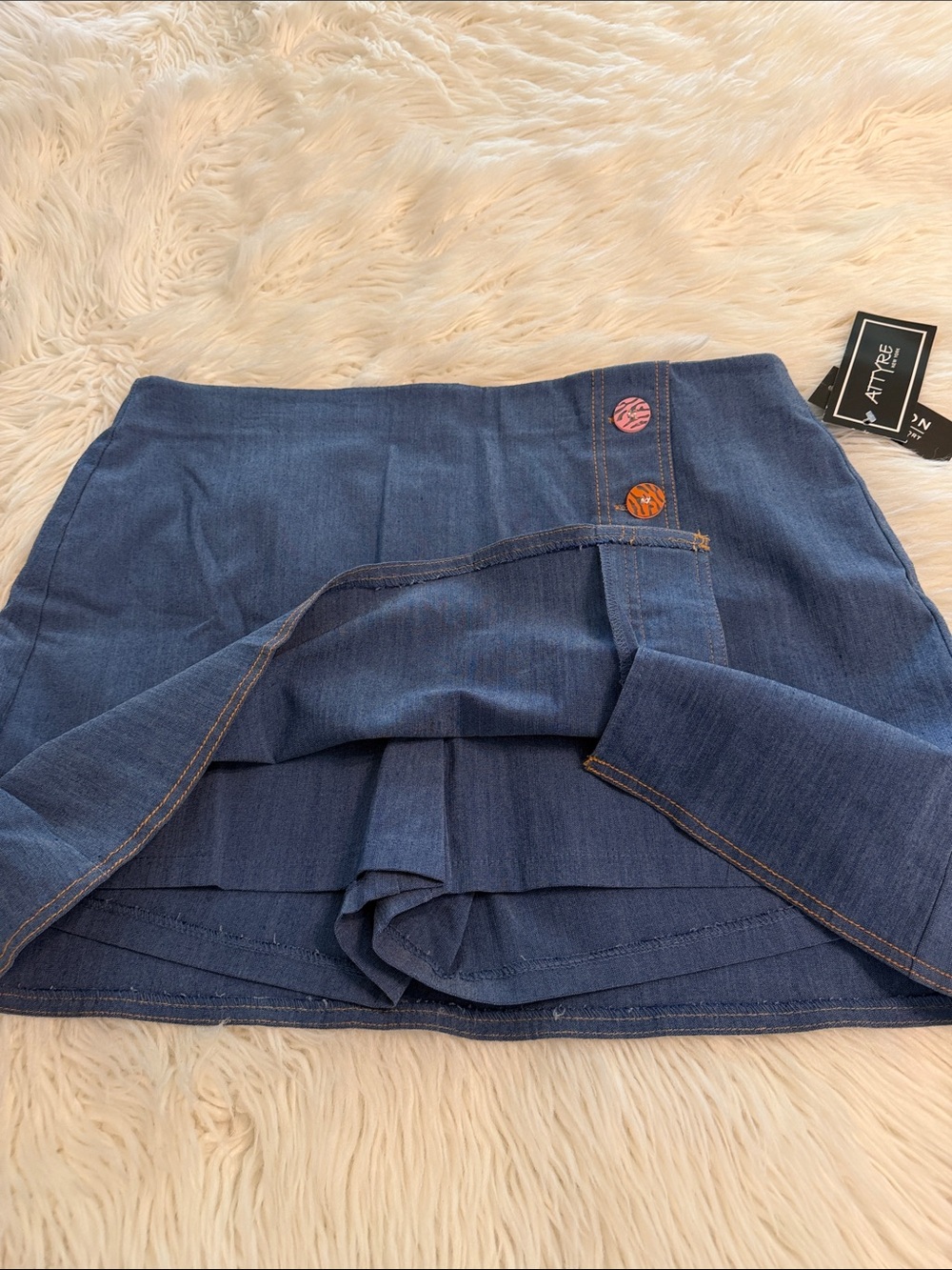 Attyre  Blue Denim Mini Skorts with Colorful Button Row size 14 brand new L15 - Picture 7 of 8